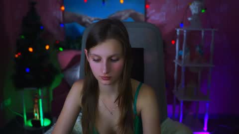 Snapshot of ellahorton chatting on 01/07/25, 02:51 Ella online show from 01/07/25, 02:51