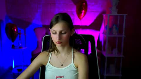 Snapshot of ellahorton chatting on 03/05/25, 04:57 Ella online show from 03/05/25, 04:57