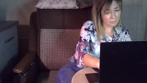 ellajohnsonx online show from 11/29/25, 07:44