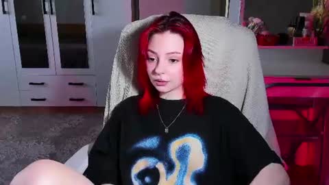 ellales online show from 06/24/26, 08:46
