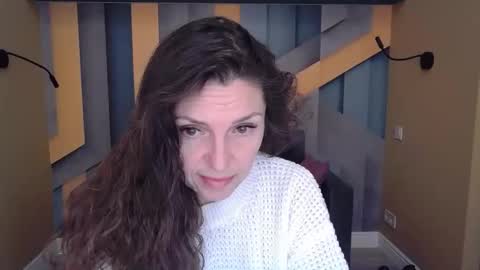 EllaLongs online show from 10/21/25, 11:33