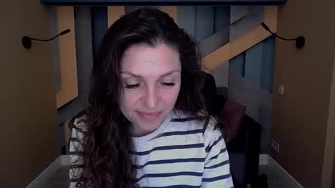 EllaLongs online show from 11/18/25, 12:31