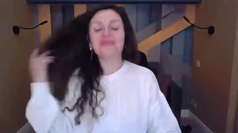 EllaLongs online show from 11/22/25, 12:37