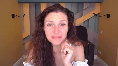 EllaLongs online show from 06/17/26, 11:45