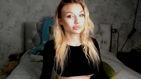 ellamilla online show from 06/09/26, 12:50
