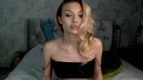 ellamilla online show from 06/23/26, 12:36