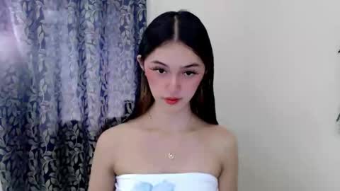 Snapshot of ellamiller69 chatting on 09/15/25, 10:32 ELLA online show from 09/15/25, 10:32