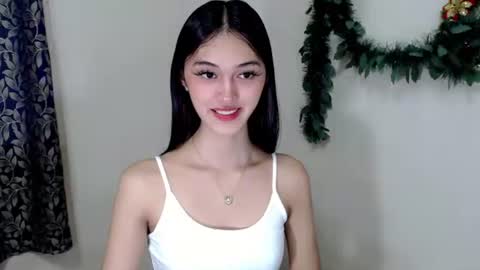 Snapshot of ellamiller69 chatting on 10/10/25, 11:48 ELLA online show from 10/10/25, 11:48