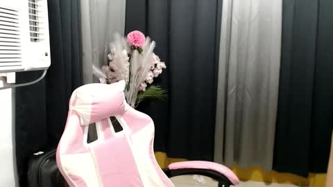 ELLA online show from 04/29/26, 05:30