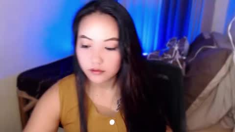 Snapshot of ellaminov chatting on 12/18/25, 01:44 Ella online show from 12/18/25, 01:44