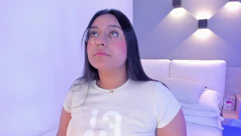 Ella online show from 01/26/25, 05:02