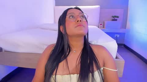 Ella online show from 02/11/25, 04:55