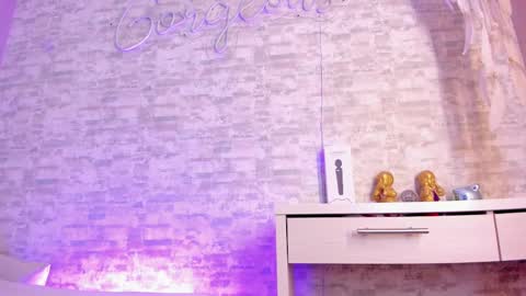 Ella online show from 02/20/25, 10:59