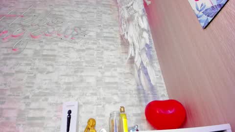 Ella online show from 02/23/25, 09:44