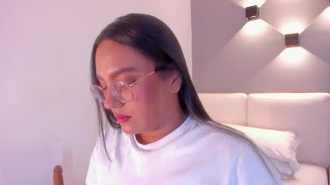 Ella online show from 09/23/25, 07:55