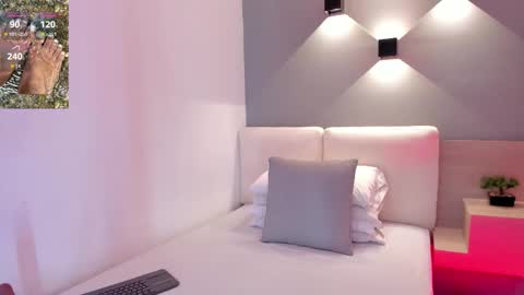 Ella online show from 10/28/25, 12:19