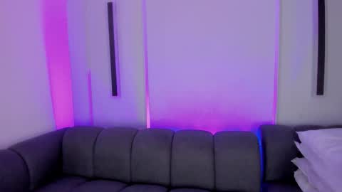 Ella online show from 11/12/25, 11:21