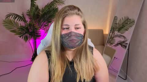 Scarlet online show from 10/23/25, 08:24