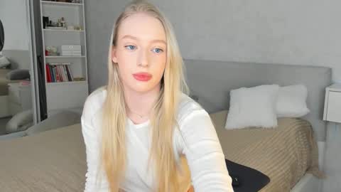 Snapshot of elldiana chatting on 03/01/26, 03:19 elldiana online show from 03/01/26, 03:19