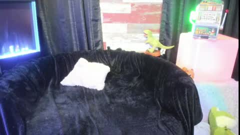 ELLE online show from 02/12/25, 02:14