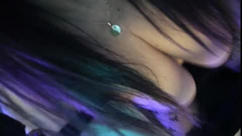 ELLE online show from 02/28/25, 02:09