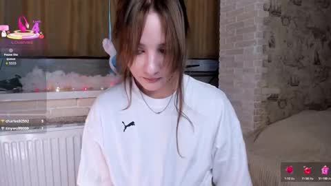 Snapshot of elle_wooods chatting on 10/03/25, 11:07 My name is Ellie online show from 10/03/25, 11:07