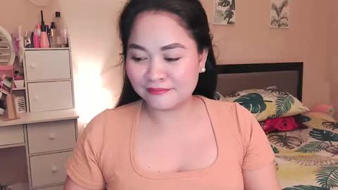 Snapshot of elleelle123 chatting on 12/06/24, 02:46 Ann online show from 12/06/24, 02:46