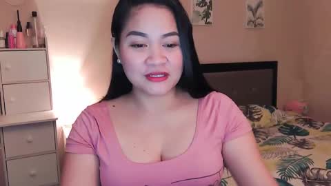 Snapshot of elleelle123 chatting on 12/10/24, 01:54 Ann online show from 12/10/24, 01:54