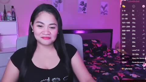 Snapshot of elleelle123 chatting on 12/18/24, 02:10 Ann online show from 12/18/24, 02:10