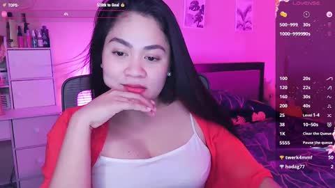 Snapshot of elleelle123 chatting on 01/17/25, 05:32 Ann online show from 01/17/25, 05:32