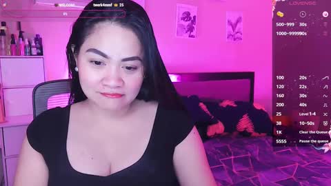 Snapshot of elleelle123 chatting on 01/18/25, 02:14 Ann online show from 01/18/25, 02:14