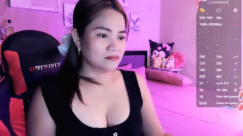 Snapshot of elleelle123 chatting on 03/25/26, 02:17 Ann online show from 03/25/26, 02:17