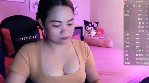 Snapshot of elleelle123 chatting on 04/08/26, 01:49 Ann online show from 04/08/26, 01:49