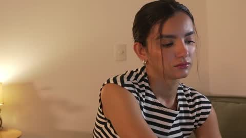 Snapshot of ellelure_ chatting on 07/11/26, 12:24 Linda Restrepo online show from 07/11/26, 12:24