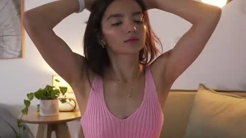 Snapshot of ellelure_ chatting on 07/13/26, 08:55 Linda Restrepo online show from 07/13/26, 08:55