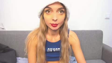 Snapshot of ellen_flow chatting on 12/17/24, 11:38 ellen_flow online show from 12/17/24, 11:38