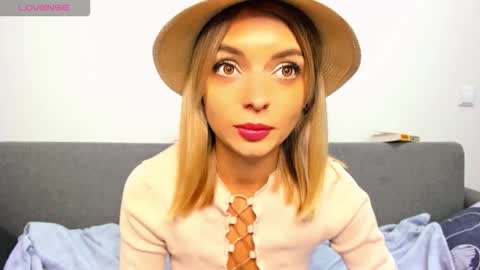 Snapshot of ellen_flow chatting on 10/27/25, 09:19 ellen_flow online show from 10/27/25, 09:19