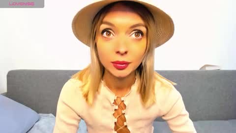 Snapshot of ellen_flow chatting on 10/31/25, 11:39 ellen_flow online show from 10/31/25, 11:39