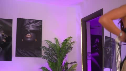 EllenKarter online show from 05/30/26, 03:36