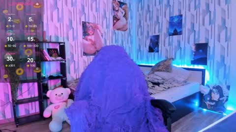 Ellie online show from 03/12/25, 12:26