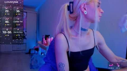 Snapshot of elli_26 chatting on 03/01/26, 03:36 Ellie online show from 03/01/26, 03:36