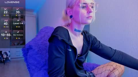 Snapshot of elli_26 chatting on 05/11/26, 03:07 Ellie online show from 05/11/26, 03:07