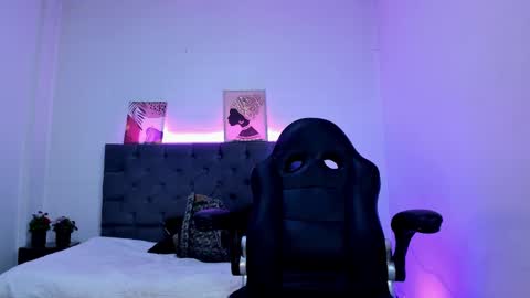  Ellie   online show from 10/15/25, 11:54