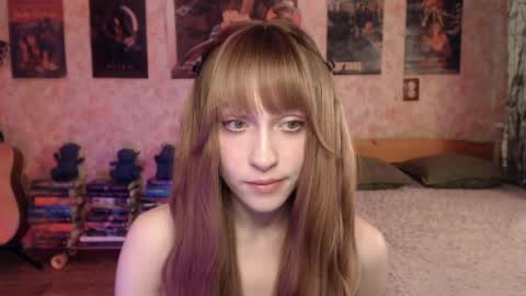 ellie_friendly online show from 04/25/26, 01:52