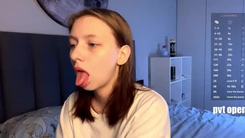 Ellie online show from 11/07/25, 07:19