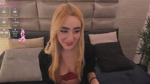 Snapshot of ellieadeline chatting on 06/27/26, 04:06 ellieadeline online show from 06/27/26, 04:06