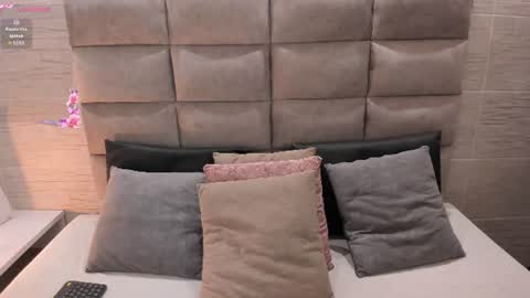 Snapshot of ellieadeline chatting on 07/13/26, 03:53 ellieadeline online show from 07/13/26, 03:53