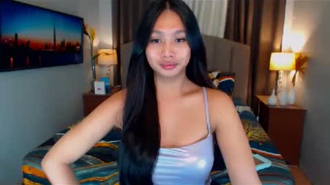 Snapshot of elliecummers chatting on 01/16/25, 12:45 ellie online show from 01/16/25, 12:45