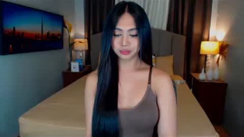 Snapshot of elliecummers chatting on 01/18/25, 03:27 ellie online show from 01/18/25, 03:27