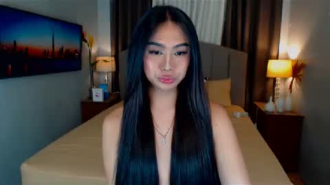 Snapshot of elliecummers chatting on 01/19/25, 12:49 ellie online show from 01/19/25, 12:49